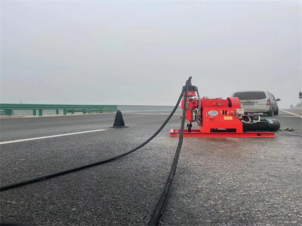 罗山马路路基路面开裂下沉注浆加固灌浆