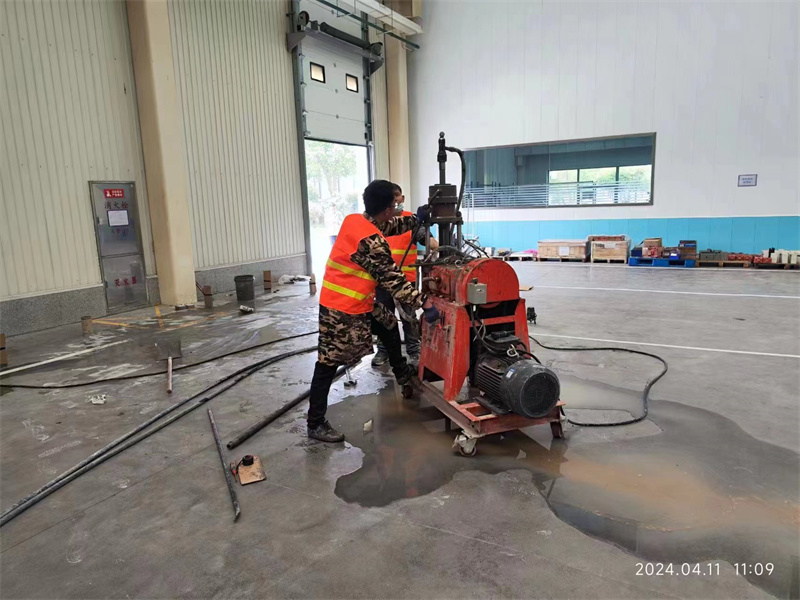 罗山厂房地面下沉塌陷注浆加固施工